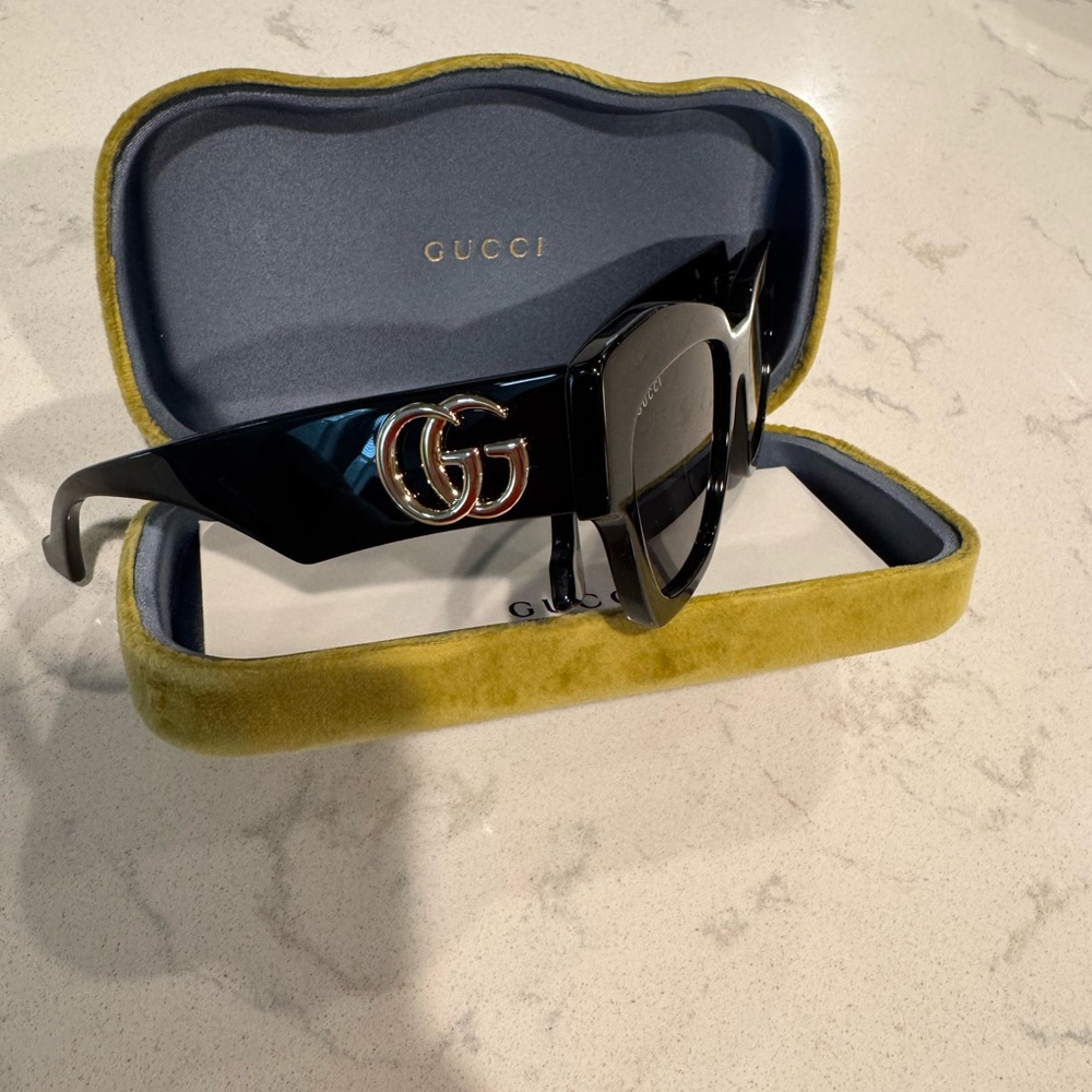 Gucci Cat-Eye Frame Sunglasses